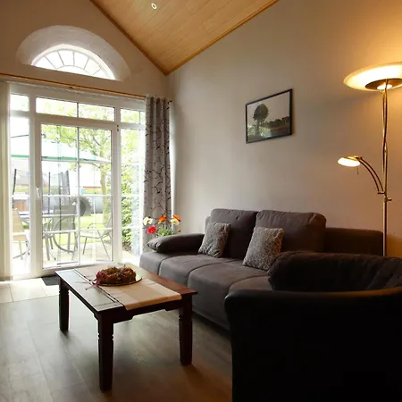 Reihenhaeuser In Strackholt 아파트