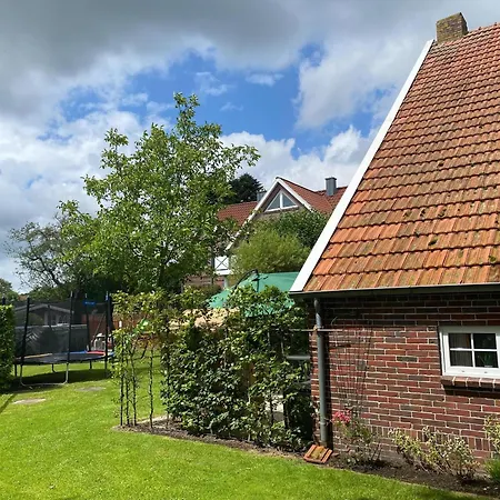 Reihenhaeuser In Strackholt Grossefehn