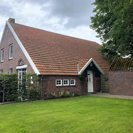 Reihenhaeuser In Strackholt 아파트